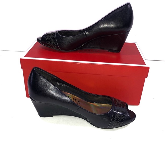 New York Transit Wedges Size 6 - Picture 1 of 11